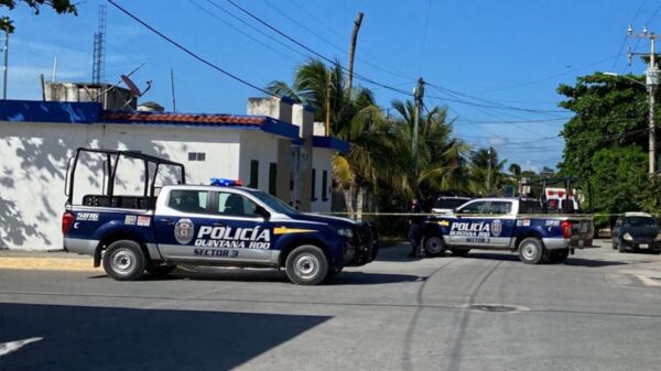 Ejecutan a balazos a mujer y lesionan a su hijo en la SM 227