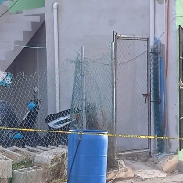 Hombre se dispara en la cabeza en su vivienda en Tulum.