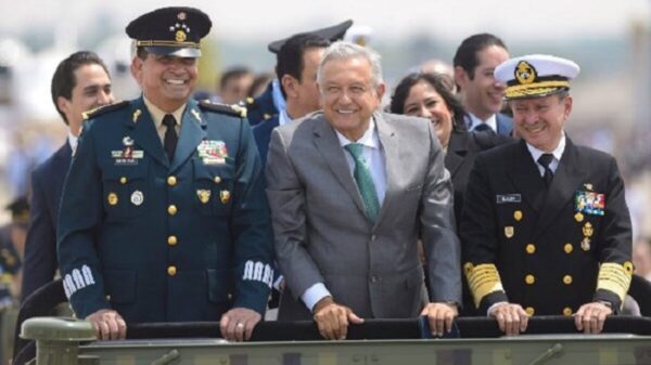 Busca AMLO vía legal para que Sedena y Semar sigan en seguridad pública