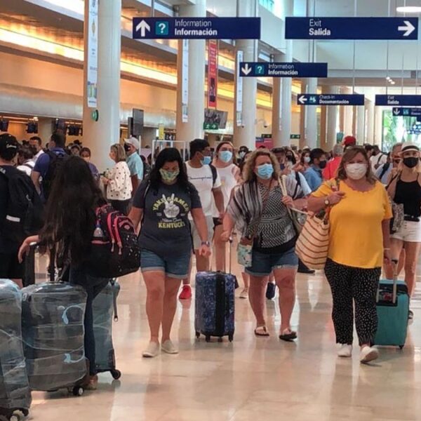 Logra Aeropuerto de Cancún 602 operaciones aéreas