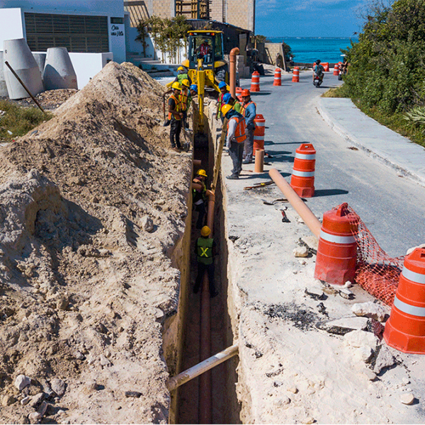 Aguakan Continúa con obras de agua potable, drenaje y saneamiento en Isla Mujeres