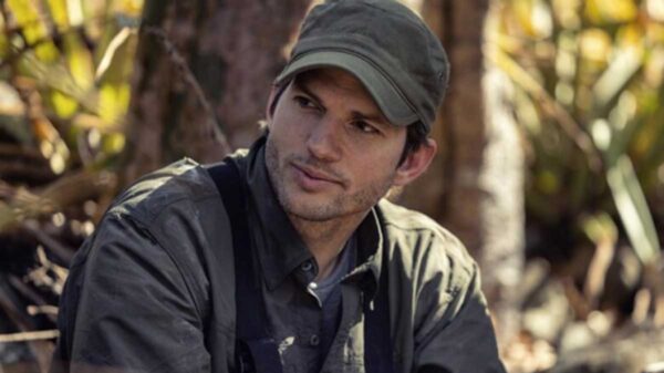 Ashton Kutcher revela sufrir enfermedad que le impide caminar y ver