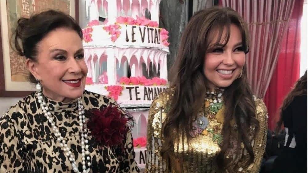 Así es la actual relación de Laura Zapata y Thalía tras la muerte de su abuelita