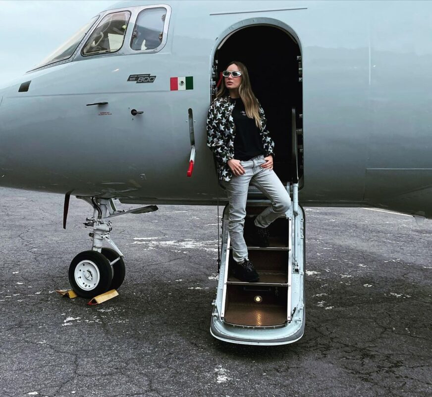 Belinda celebra cumpleaños con mariachi y Micky Mouse