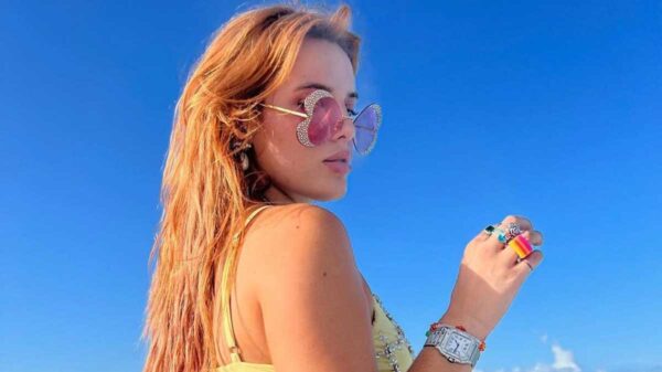 Bella Thorne llega a Cancún de vacaciones