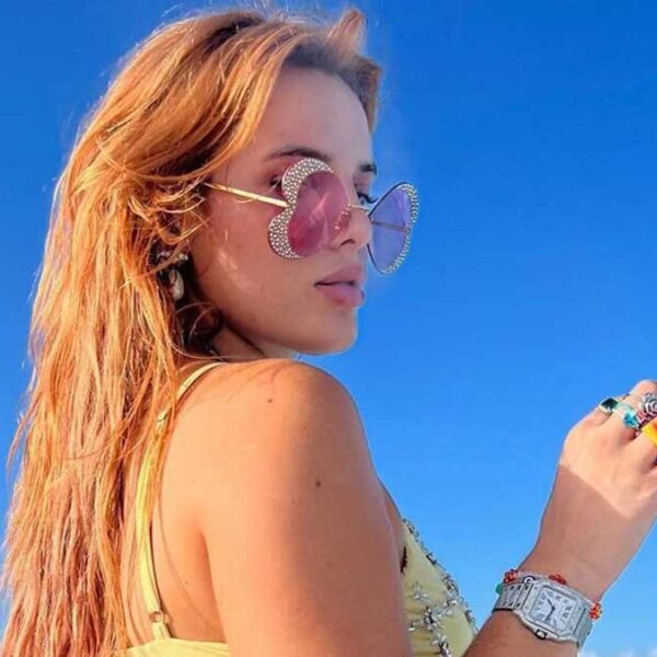 Bella Thorne llega a Cancún de vacaciones