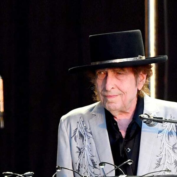 Bob Dylan pide sanciones por acusación falsa de abuso sexual