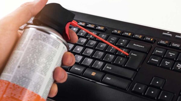 ¿Cómo limpiar el teclado correctamente?