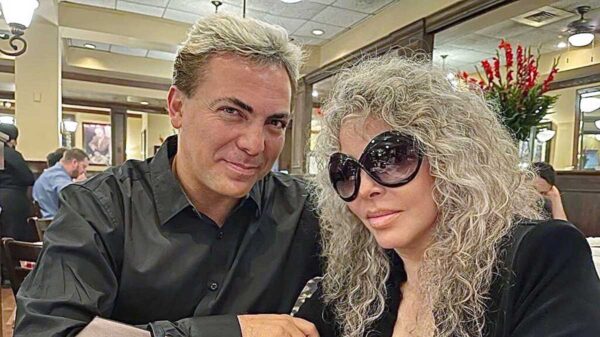Cristian Castro no quiere que su madre se retire del mundo artístico