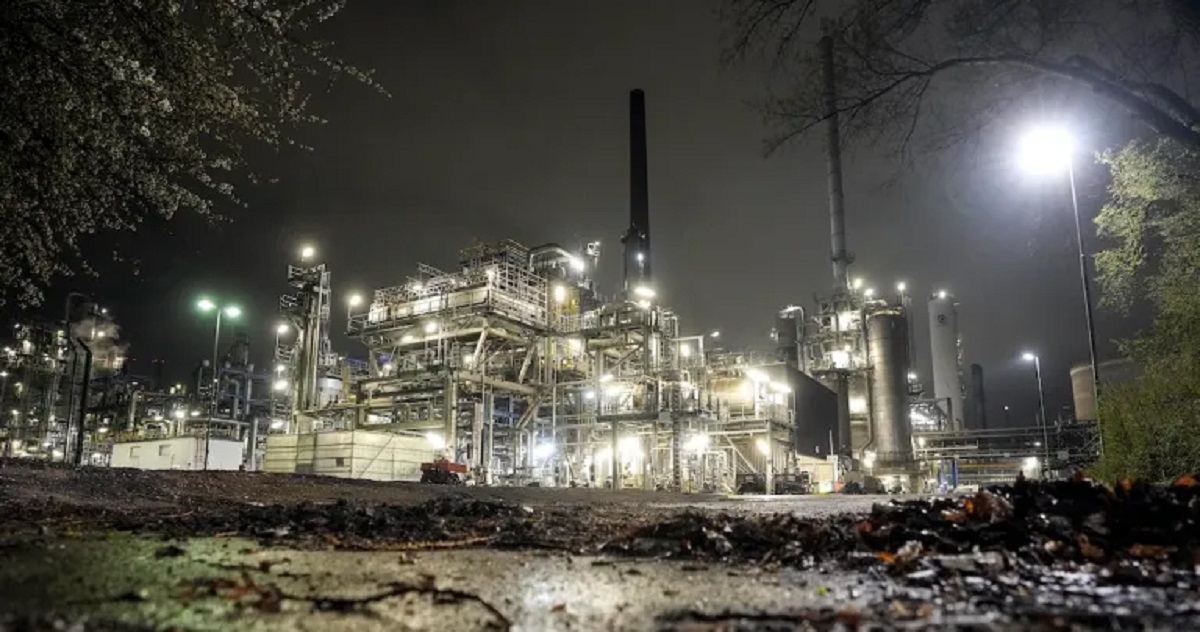 Los precios mayoristas de la electricidad en Alemania y en Francia alcanzaron marcas sin precedentes este viernes, con 850 y más de mil euros por megavatio hora (851 y más de mil 001 dólares), respectivamente.