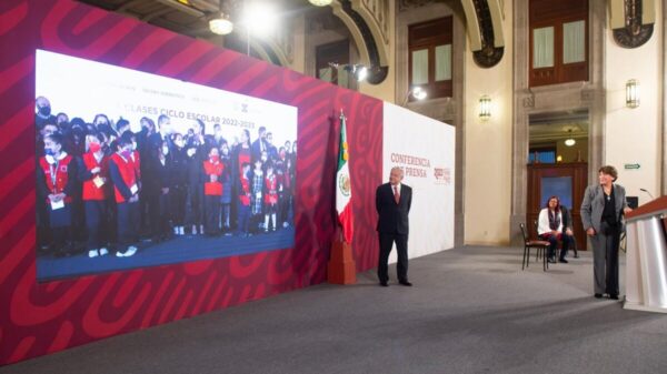 Se impulsa una nueva visión del sector educativo: AMLO