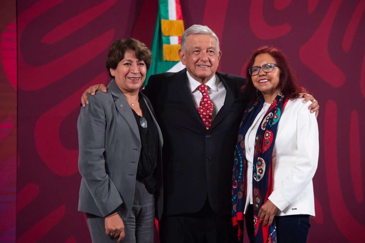 Delfina Gómez presenta informe de resultados en SEP y da bienvenida a la nueva secretaria, Leticia Ramírez.