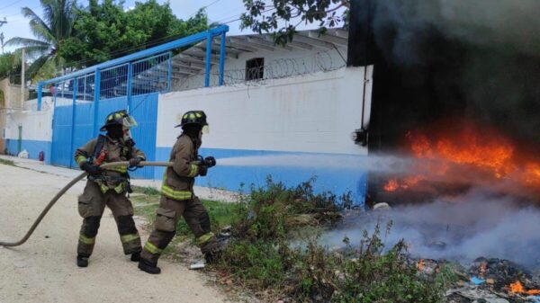 Se incendia taller en la delegación Alfredo V. Bonfil