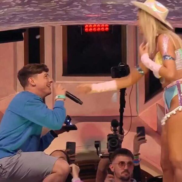 Lele Pons recibe anillo de compromiso en escenario de Tomorrowland