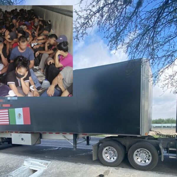 Aseguran trailer en Texas con 150 migrantes hacinados