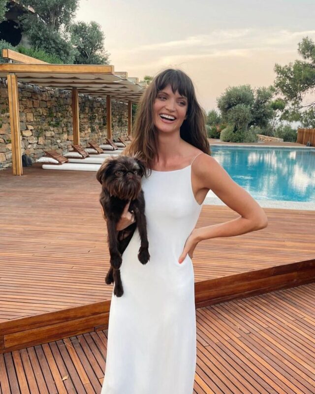 Muere a los 32 años la actriz Charlbi Dean