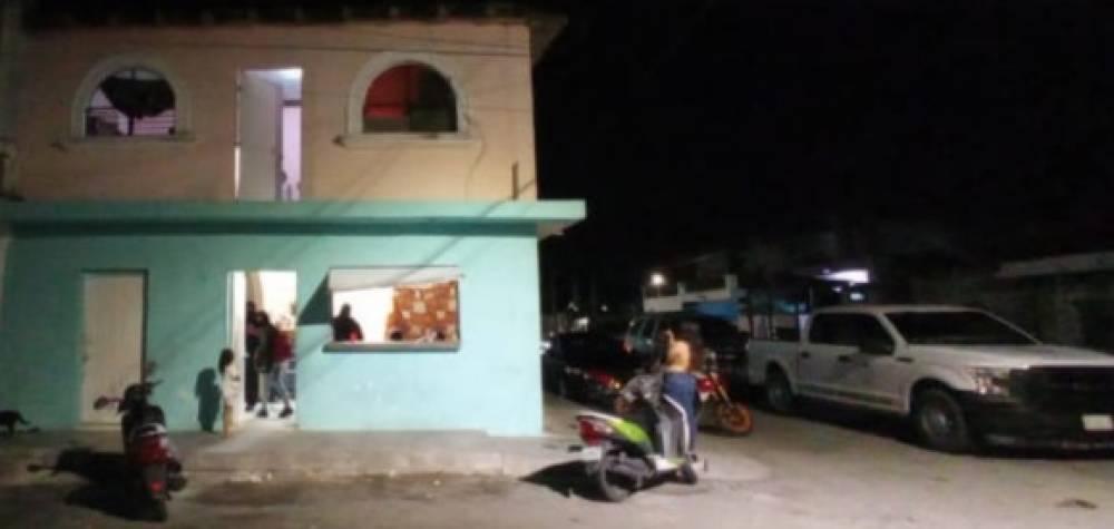 Asegura la FGE droga tras cateos en Tulum y Cozumel; las fuerzas del orden irrumpieron en cinco inmuebles tras la orden decretada por un juez.