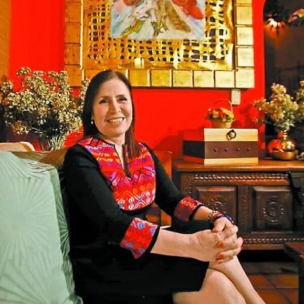 Rosario Robles, celebra: “haiga sido como haiga sido, yo ya estoy en casa”