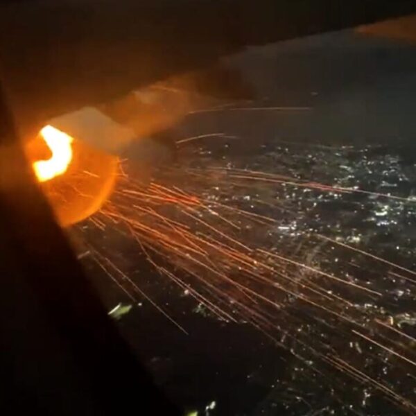 Terror en el aire!, avión de Viva Aerobús falla en pleno vuelo