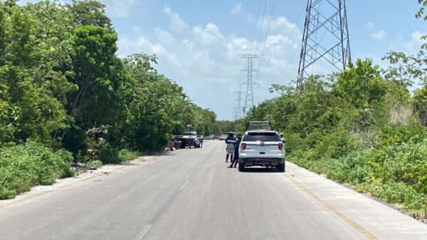 Hallan cadáver embolsado en la entrada del fraccionamiento Real Valencia (VIDEO).