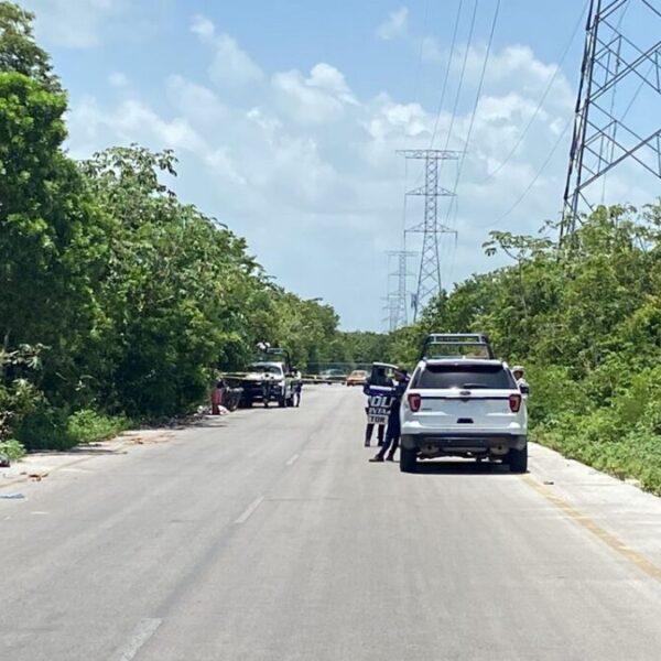 Hallan cadáver embolsado en la entrada del fraccionamiento Real Valencia (VIDEO).