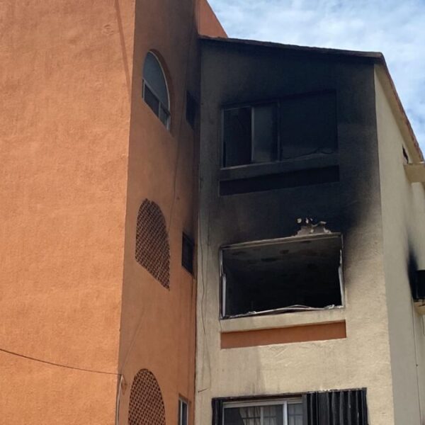 Se registra incendio en un departamento de la Supermanzana 15 de Cancún (VIDEO).