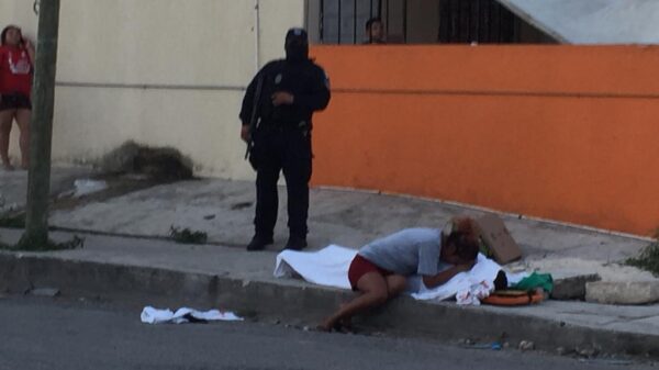 Ataque armado deja un muerto y dos heridos en Niños Héroes de Cancún (VIDEO).