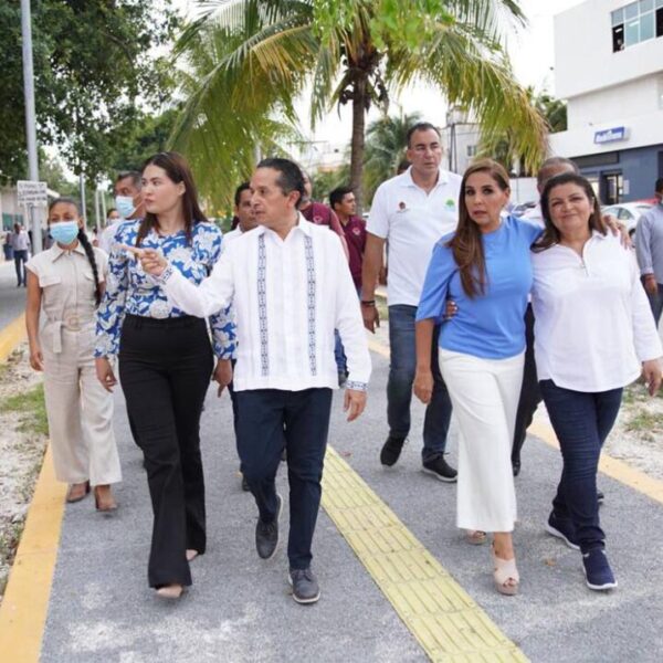 Carlos Joaquín entregó la primera etapa del Parque de la Equidad en Cancún