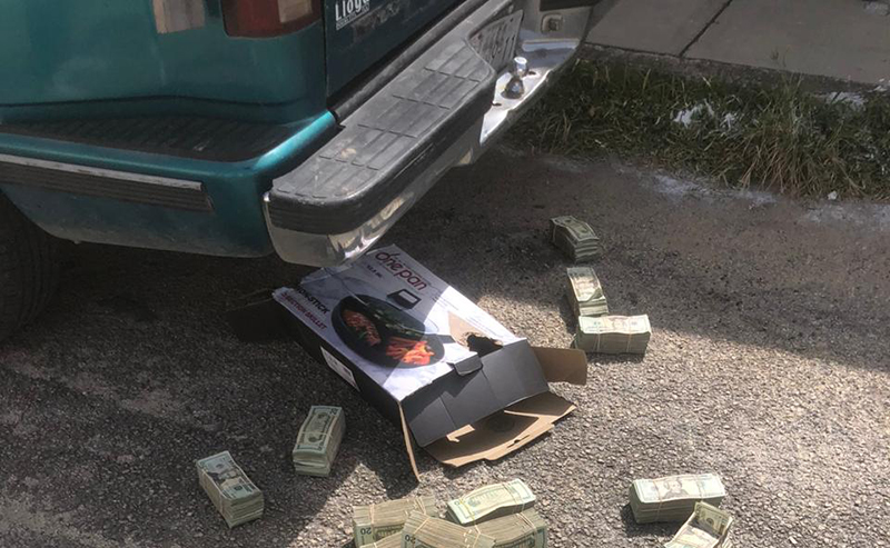 Dan 5 años de prisión a detenidos con 300 mil dólares en Chetumal; los hechos se registraron en la colonia Fovissste en julio de 2020.