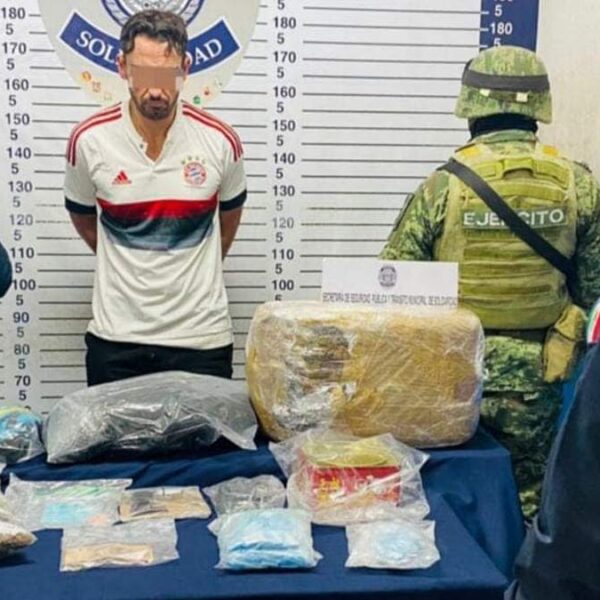 En Playa del Carmen detienen a extranjero con 650 dosis de narcóticos.