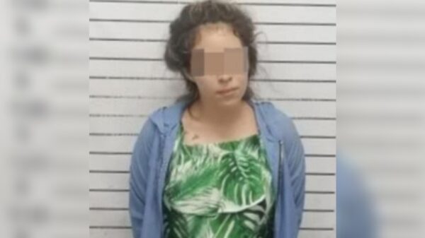 En Playa del Carmen detienen a mujer que intentó estrangular a su hijo.
