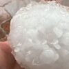 Muere bebé tras caerle gigantesco granizo en la cabeza.