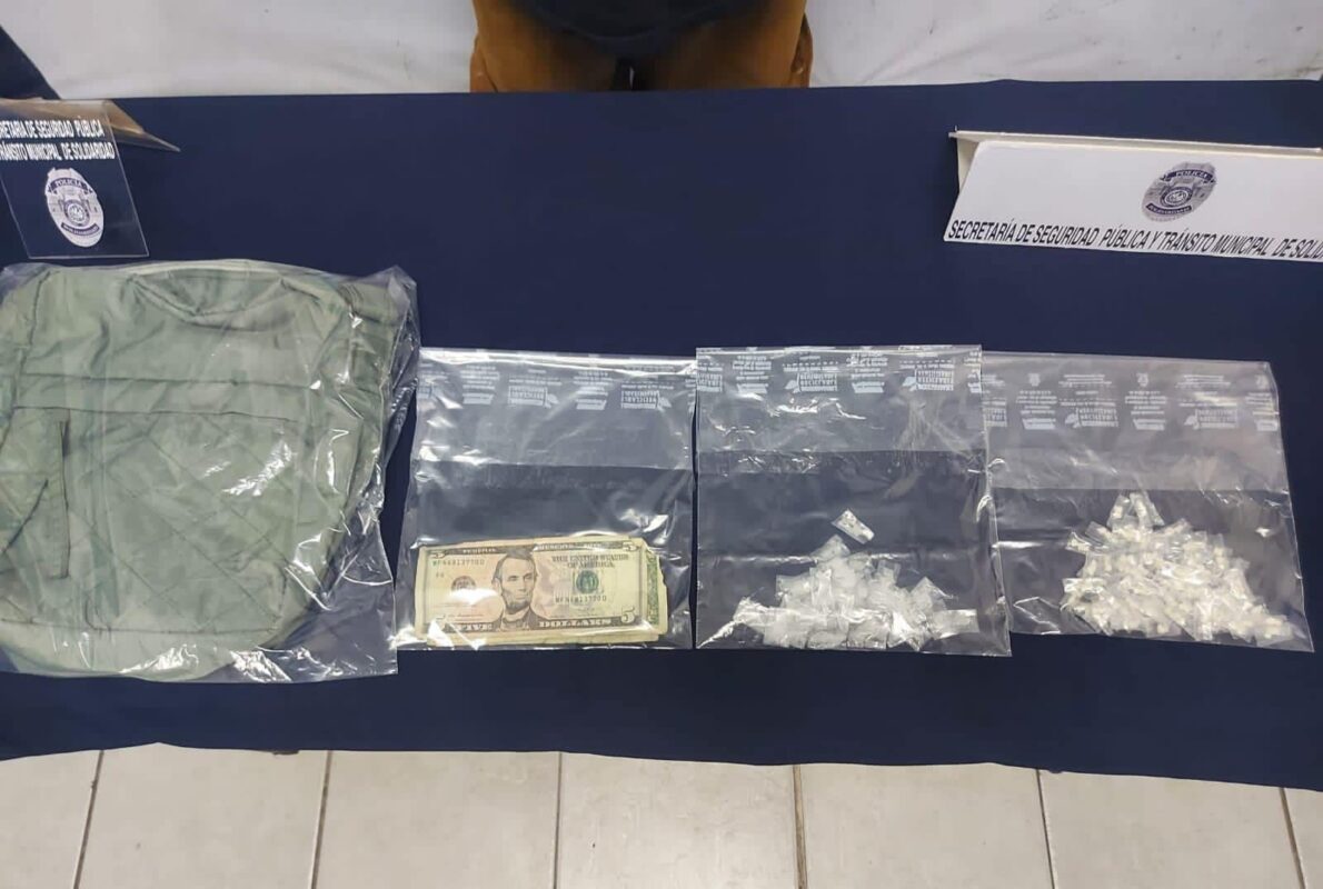 Playa del Carmen: Cae otro narcomenudista en la colonia Colosio; policías le confiscaron a Ismael “N”, más de 100 dosis de drogas.