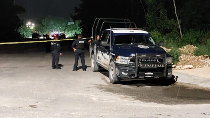 Ejecutan a balazos a un hombre en fraccionamiento de Playa del Carmen.