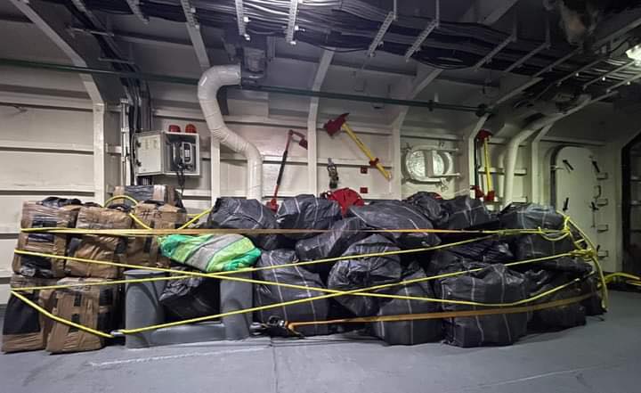 Asegura la Marina embarcación con mil 700 kg de cocaína en Chiapas; la droga asegurada tiene un valor aproximado de 487 mdp.