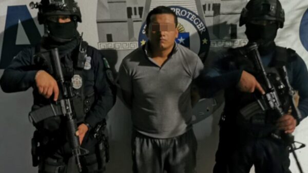 Detiene la Policía Quintana Roo a narcomenudista en Playa del Carmen.