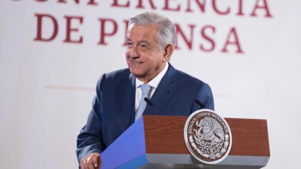 Propone AMLO “consulta” sobre el Ejército en enero y sin INE