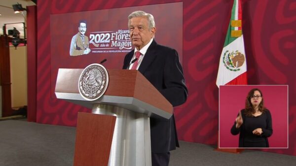 Prevé AMLO operación de 4 plantas de gas antes de finalizar su gobierno