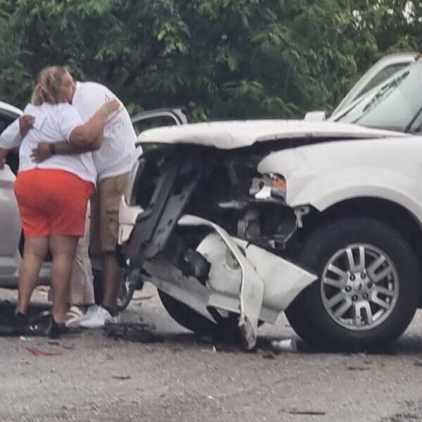 Reportan aparatoso accidente en tramo Cancún-Puerto Morelos