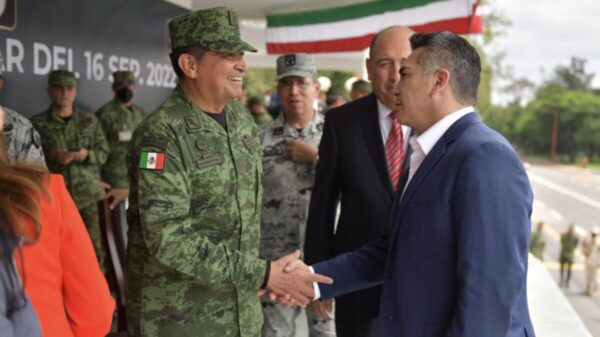 Se reúnen Alito y líderes priistas con mandos de la Sedena