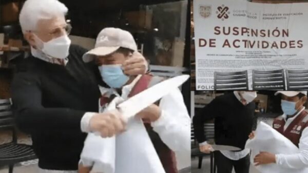 Dueño de taqueria amenaza con degollar a inspector en CDMX