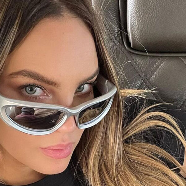 Belinda ayuda a pareja a reconciliarse llevándoles serenata