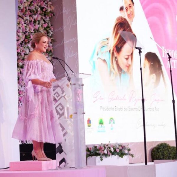 Con amor, servicio y valores que transforman, fortalecimos a las familias quintanarroenses y así cambiamos vidas: Gaby Rejón de Joaquín