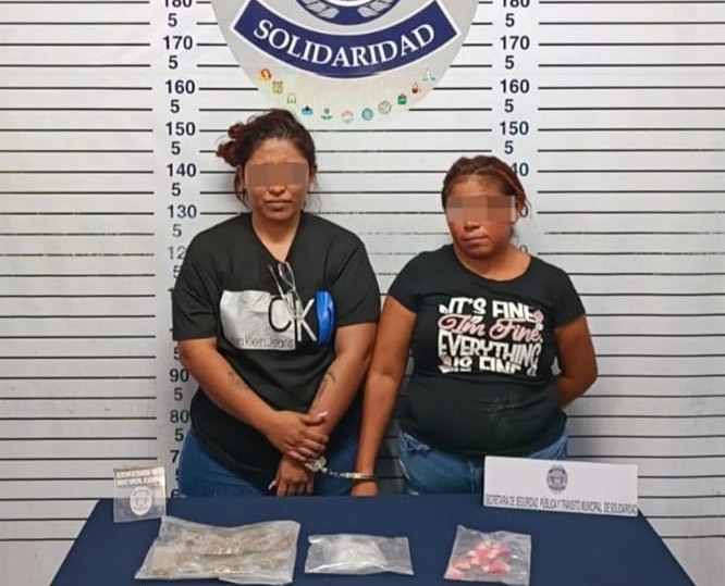 Detienen a dos mujeres con droga en InHouse de Playa del Carmen; Flor “N” y Roxana “N” fueron sorprendidas por policías que hacían su rondín.