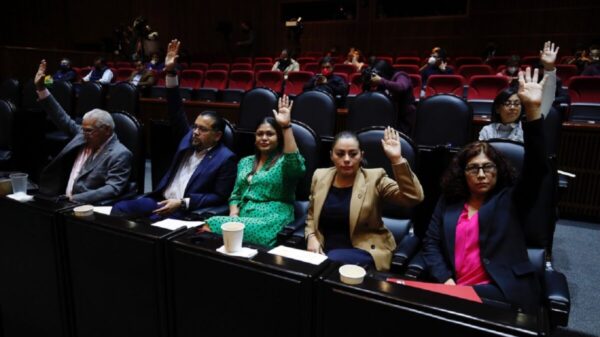 Avalan diputados en comisiones, “adiós al horario de verano”