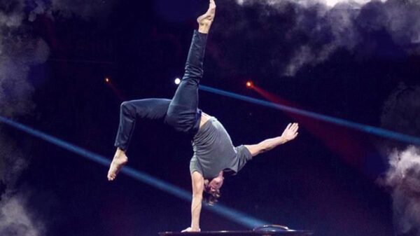 Impone mexicano récord Guinness en equilibrismo