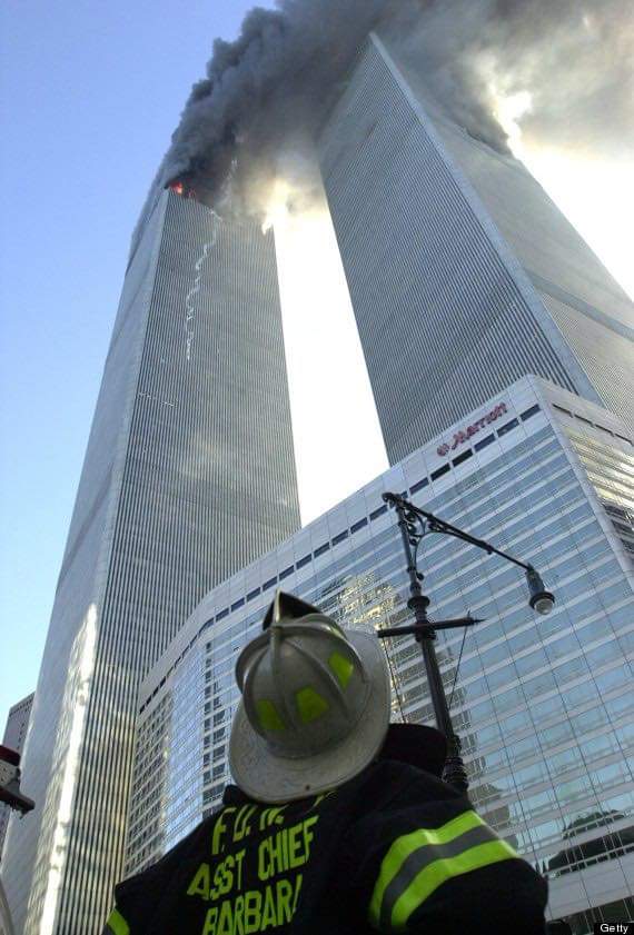 9/11: Se conmemoran 21 años de los ataques a las Torres Gemelas; el mayor ataque terrorista en EU dejó 2 mil 996 muertos y 25 mil heridos.