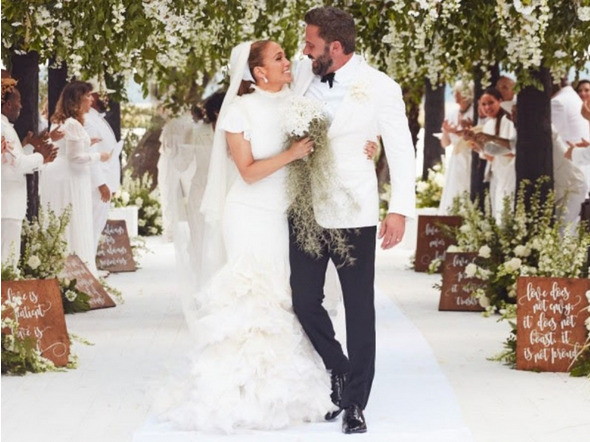 Jennifer Lopez comparte más detalles románticos de su boda con Ben Affleck