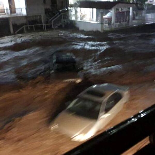 Lluvias por Tormenta "Javier", desbordan arrollo en BCS