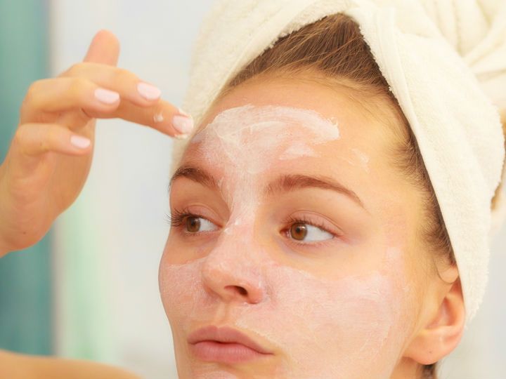 Prepara esta mascarilla facial para lograr una piel más suave